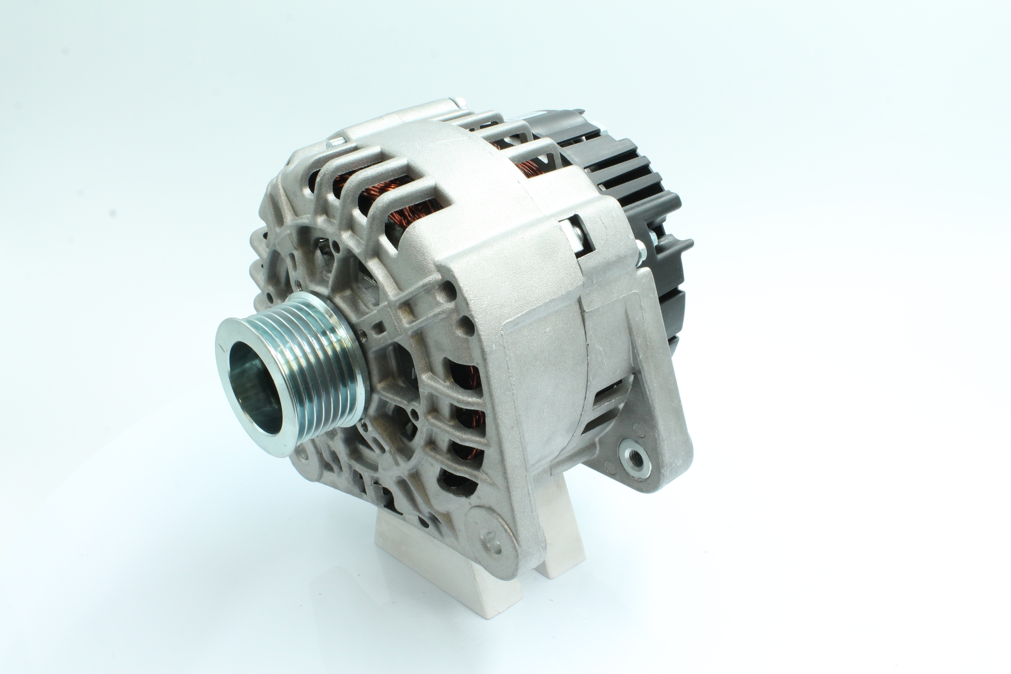 PowerMax 8200 667 611 Alternátor 89215330