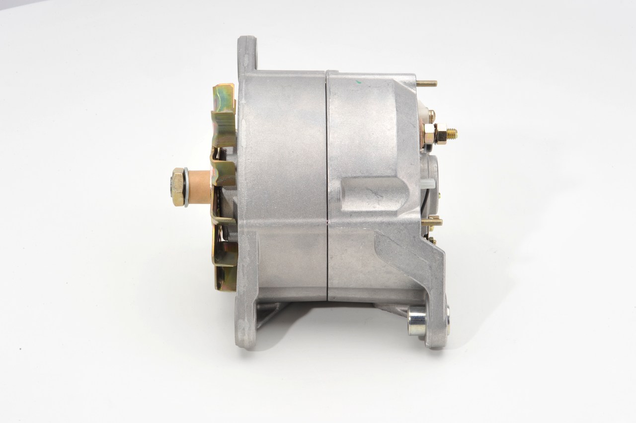 BOSCH 15 067 533 Alternátor 0 120 468 144