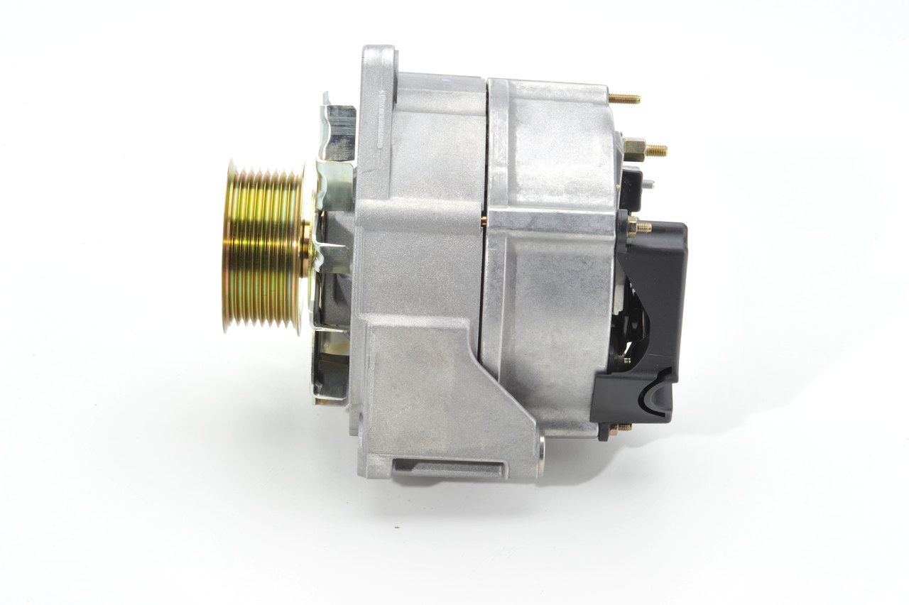 BOSCH A009 154 98 02 Alternátor 0 120 469 115