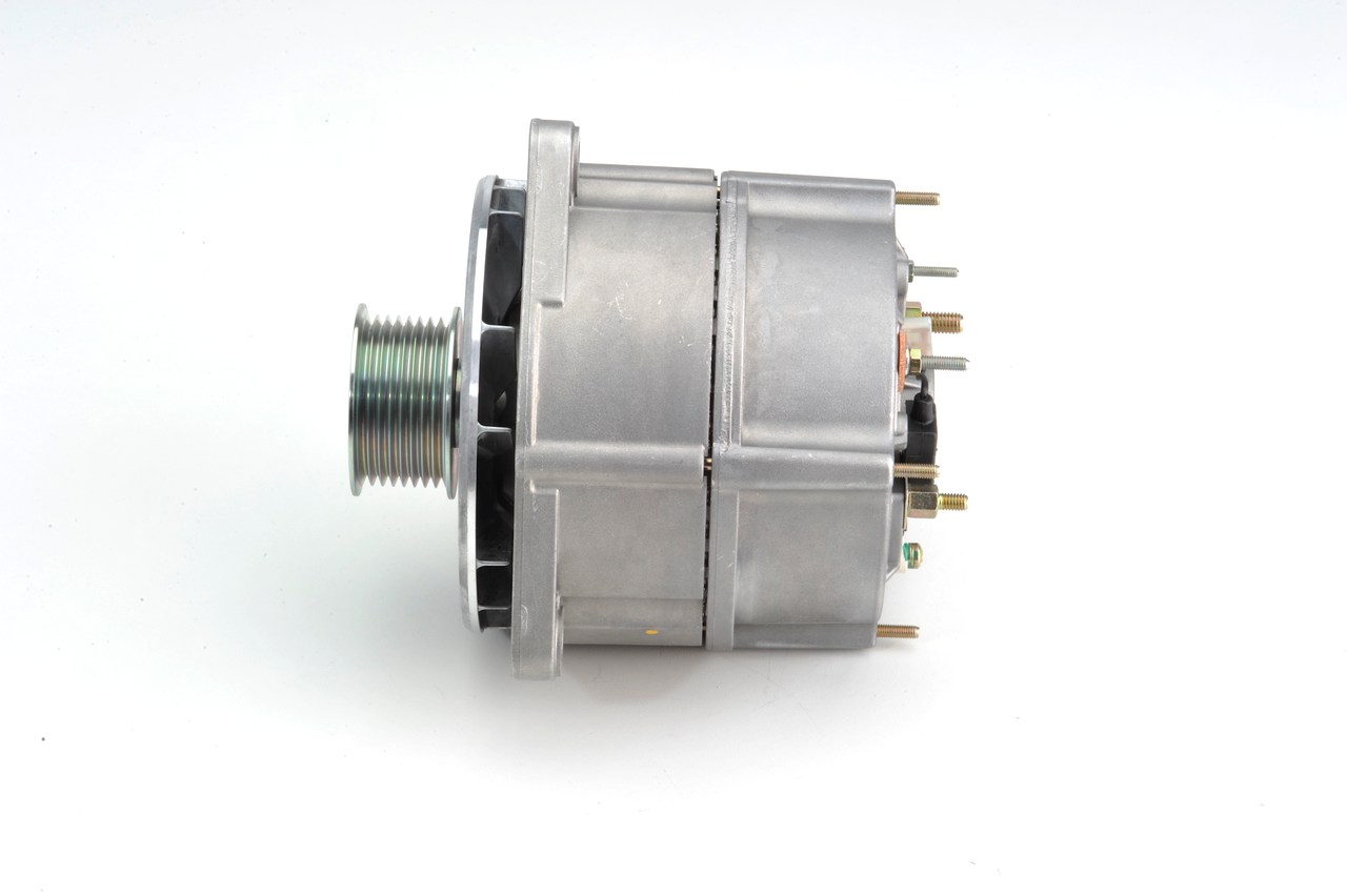 BOSCH A013 154 7102 Alternátor 0 120 469 119