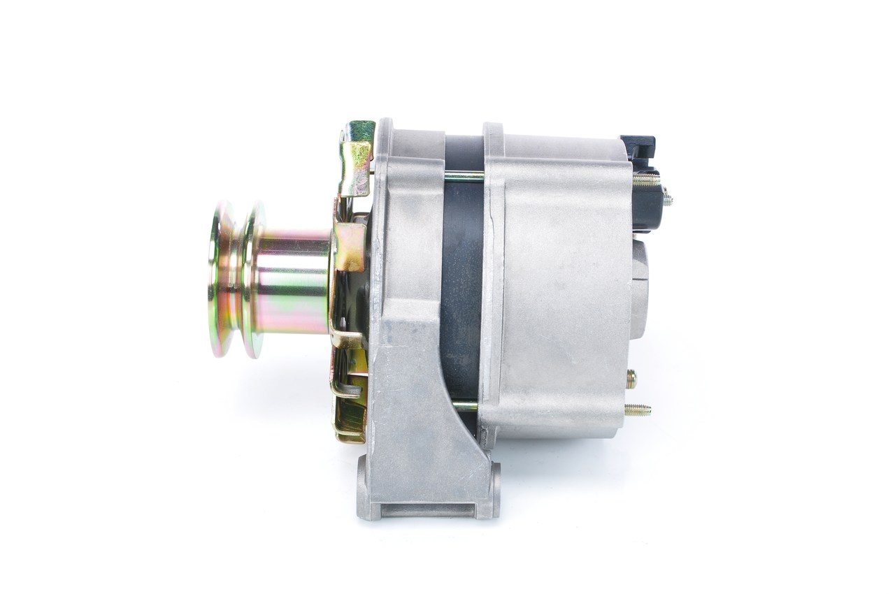 BOSCH 0 120 489 370 Generator VW Passat 32B 2.2 Syncro 136 HK Benzin 1984
