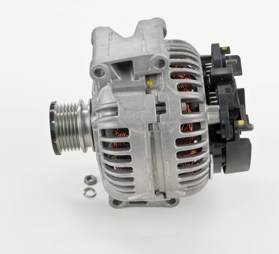 BOSCH A 013 154 86 02 Alternátor 0 124 615 044