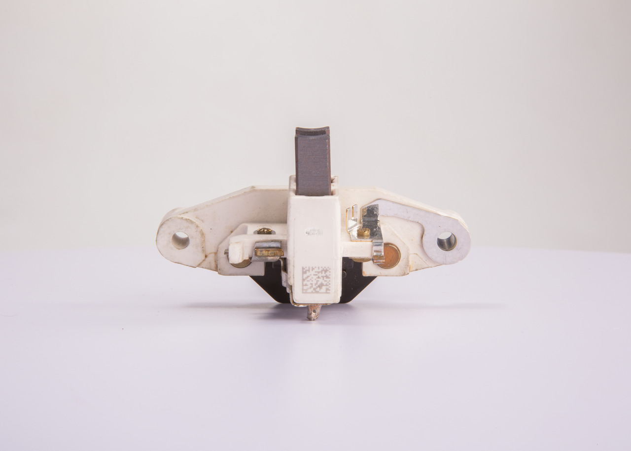 BOSCH 1 197 311 028 spanningsregelaar 147977