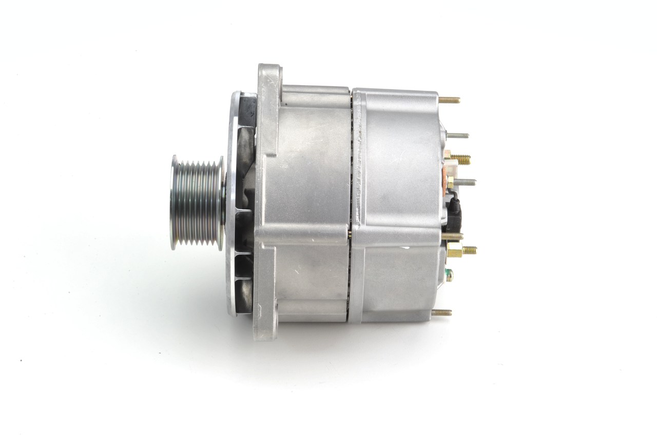 BOSCH A013 154 7102 Alternátor 6 033 GB3 010