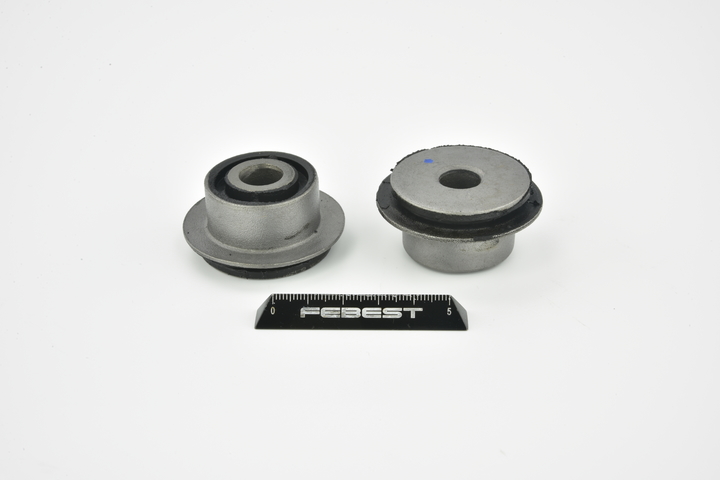 FEBEST SAB-B9R2 draagarmrubber 20252XA01A