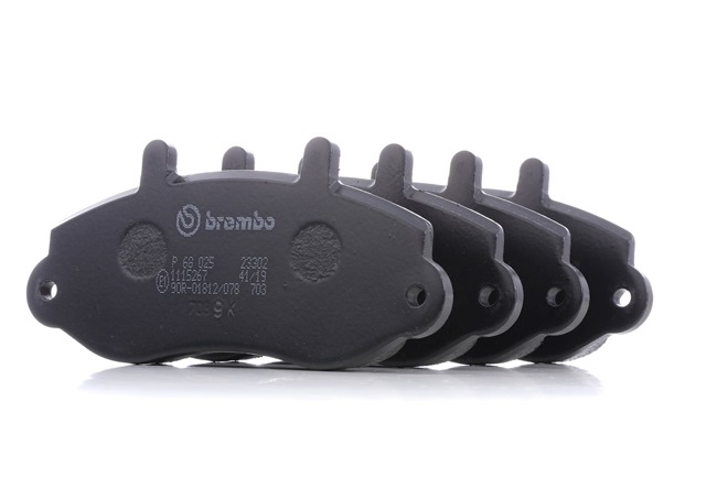 BREMBO P 68 025 Remblokken Renault Master 2 Flatbed Vrachtwagen