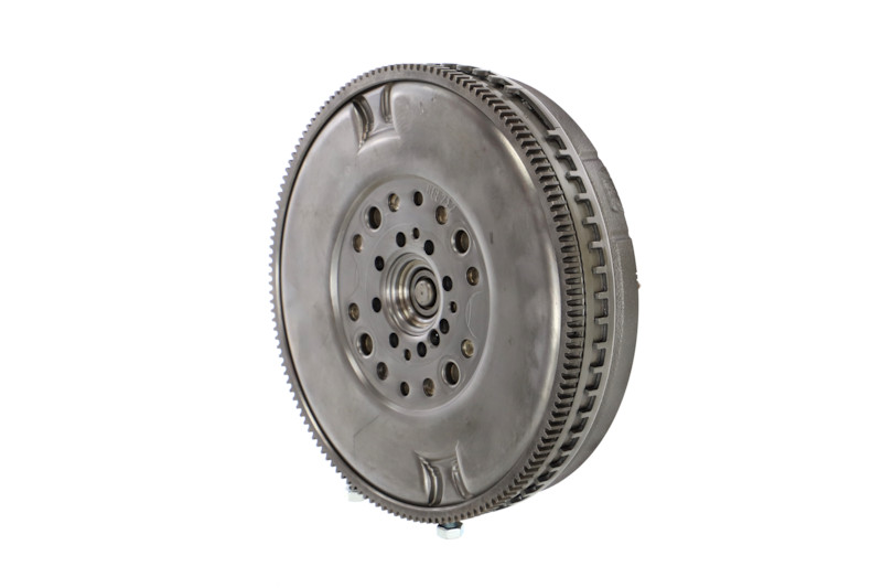 REMANTE 009-001-000003R vliegwiel A651 030 4005