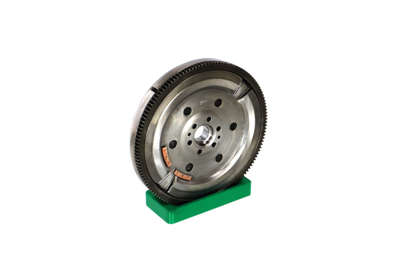 REMANTE 009-001-000137R vliegwiel 0532W4