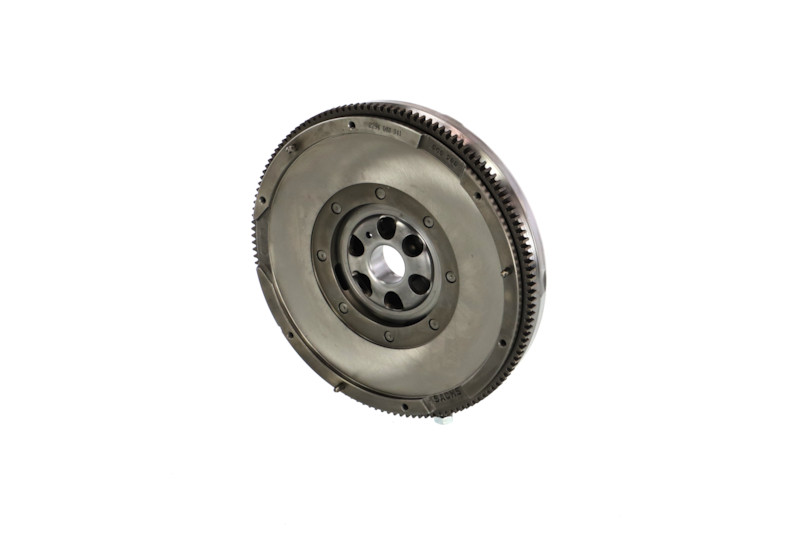 REMANTE 009-001-000187R vliegwiel 038 105 266 BB