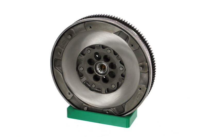 REMANTE 009-001-000228R vliegwiel 21 20 7 597 605