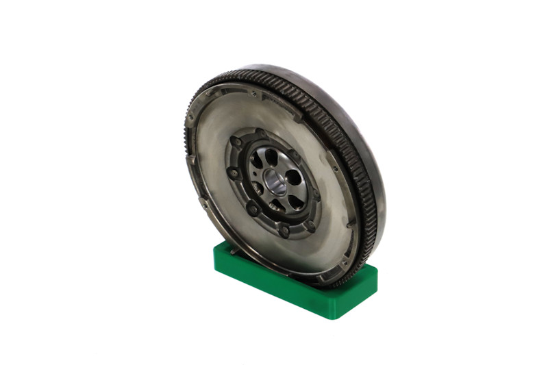 REMANTE 009-001-000243R vliegwiel 03L 105 266 CB