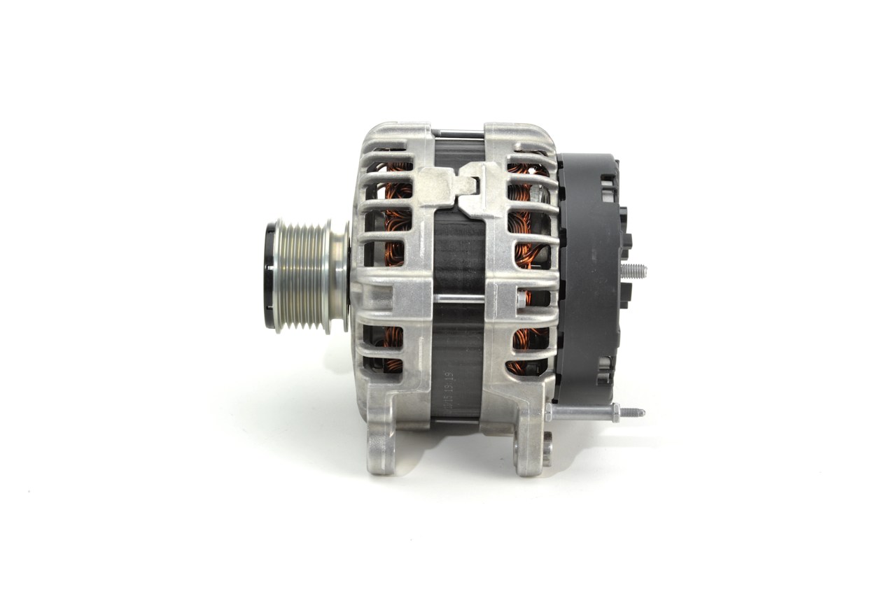 BOSCH 0 125 811 028 Generator Passat B6 Variant 1.6 TDI 105 HK Diesel 2009