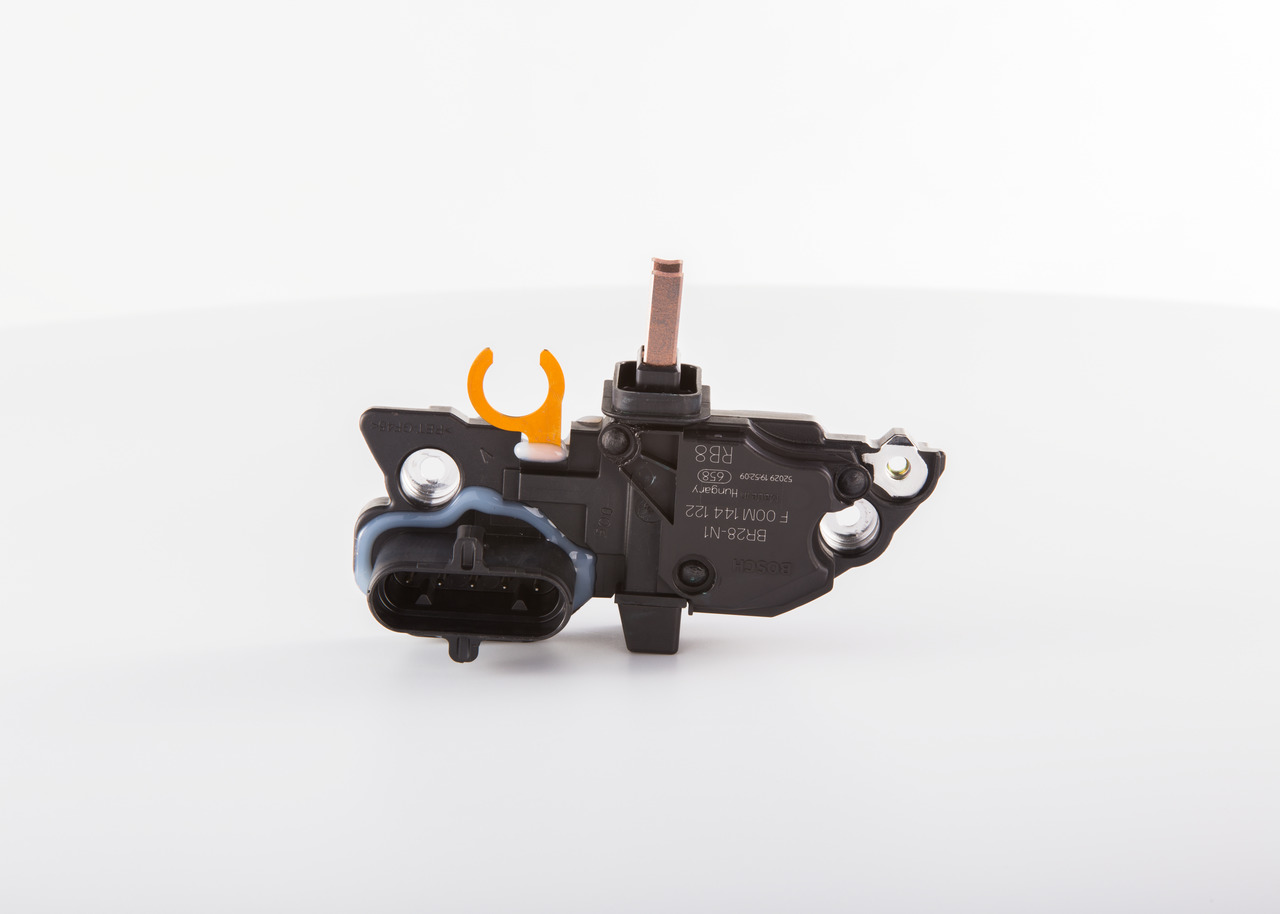 F 00M 144 122 BOSCH 1900935 Lichtmaschinenregler